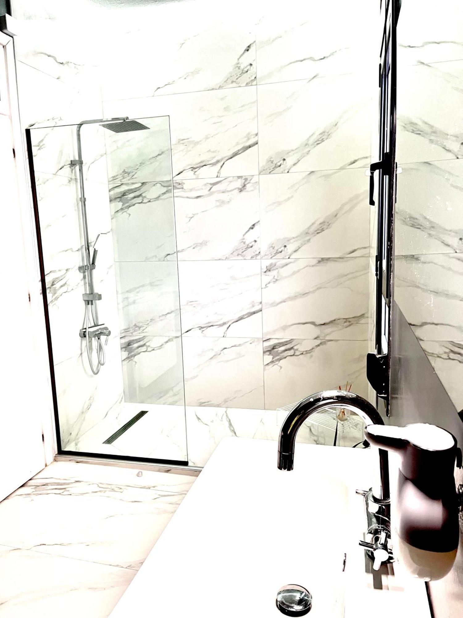 Crystal - Apartment With Garden & Parking โคโมทินี ภายนอก รูปภาพ